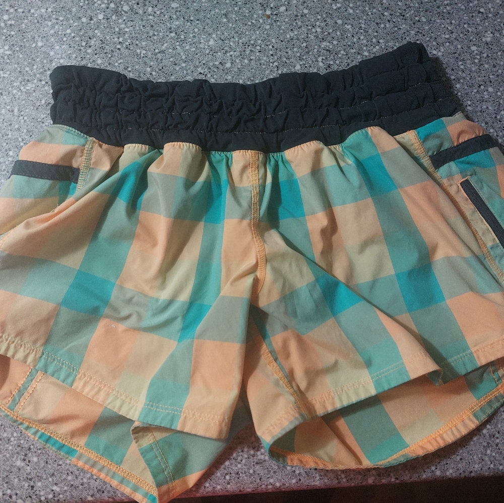 EUC Lululemon Tracker Shorts 4